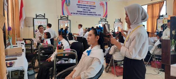 Pengertian Jurusan Tentang Sekolah Kecantikan
